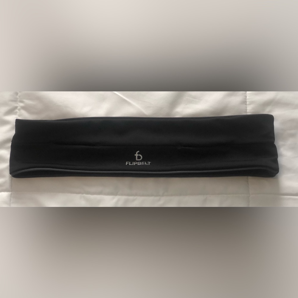FlipBelt walking/running exercise belt that holds essentials. NWOT